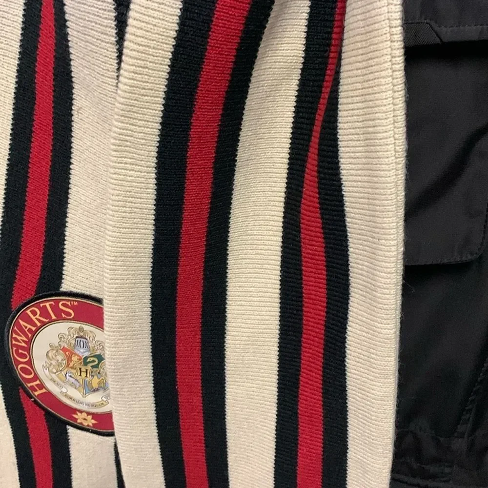 Universal Studios Wizarding World Of Harry Potter Ivory Red Black Knit Scarf